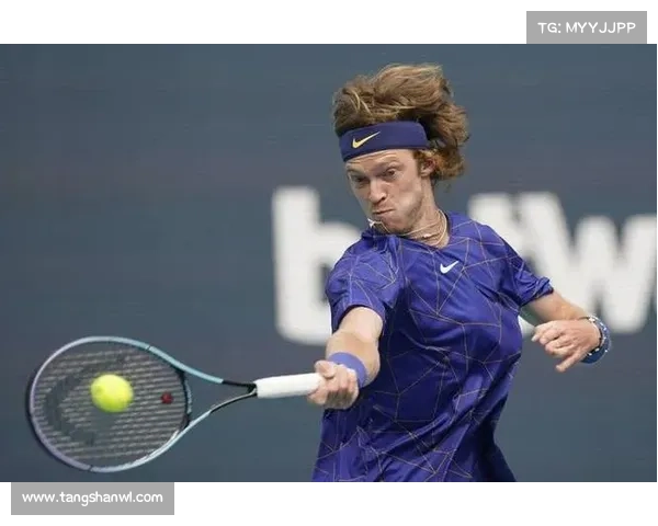 全球板式网球大奖赛西班牙新星首度问鼎冠军展现惊艳实力